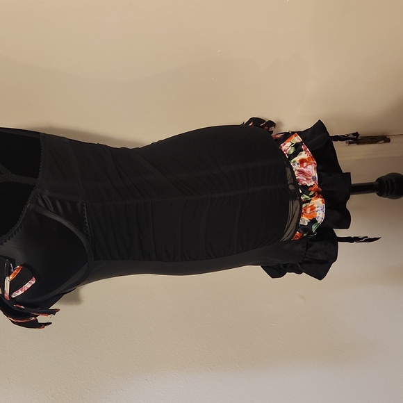 Victoria's Secret Lingerie - Picture 4 of 8